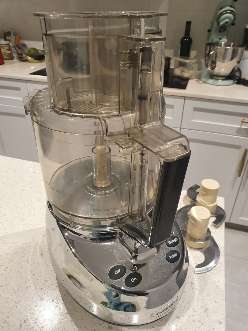 cuisinart food processor voltage