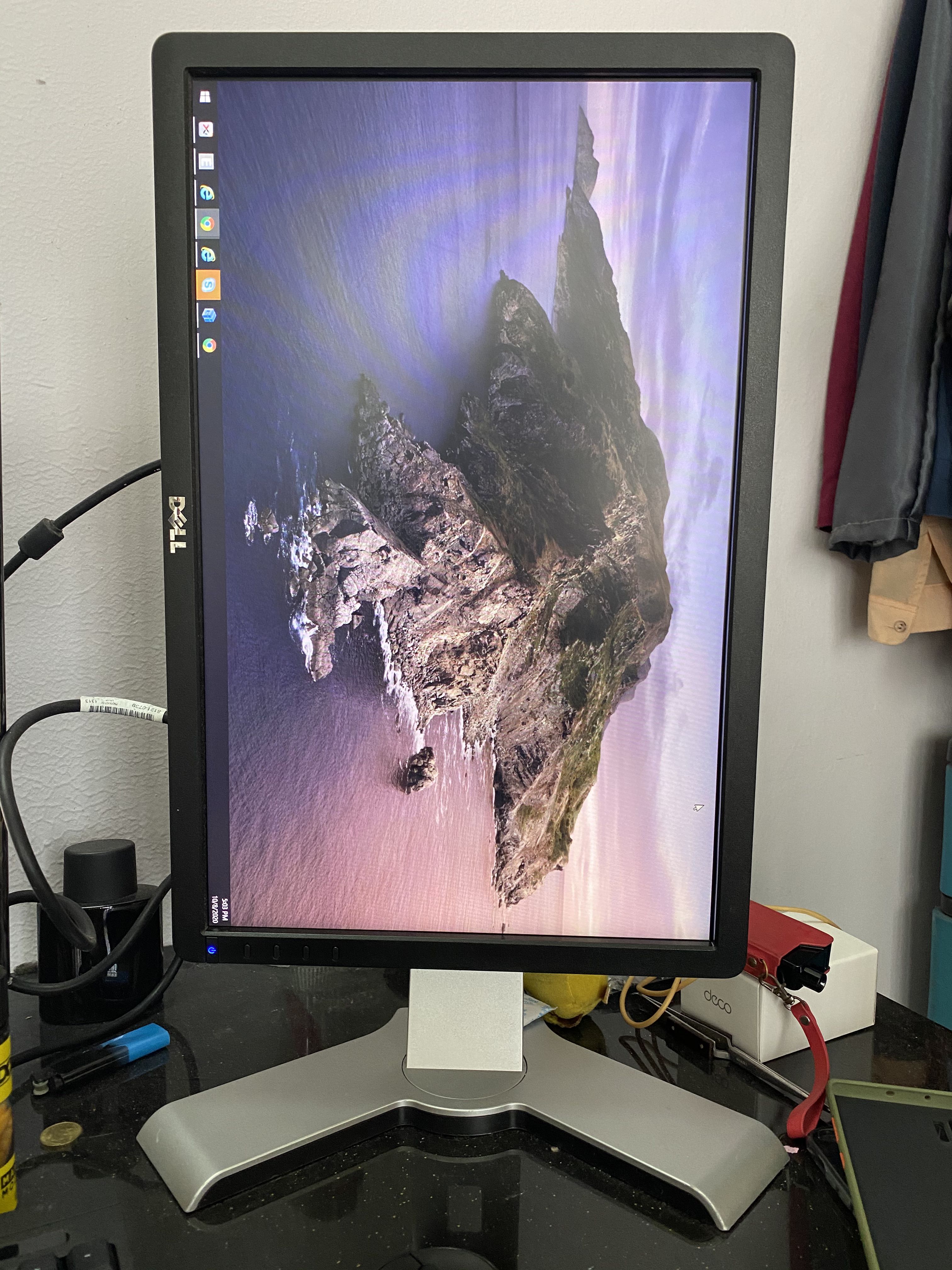 Dell 19 Inch Monitor Adjustable 90 Electronics Computer Parts Accessories On Carousell