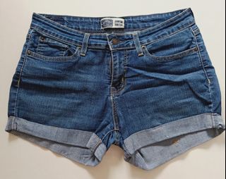 (Category: ) located in . Submitted by rainbow_closet_ (Listing ID 1040178627, Image 1). Description: .