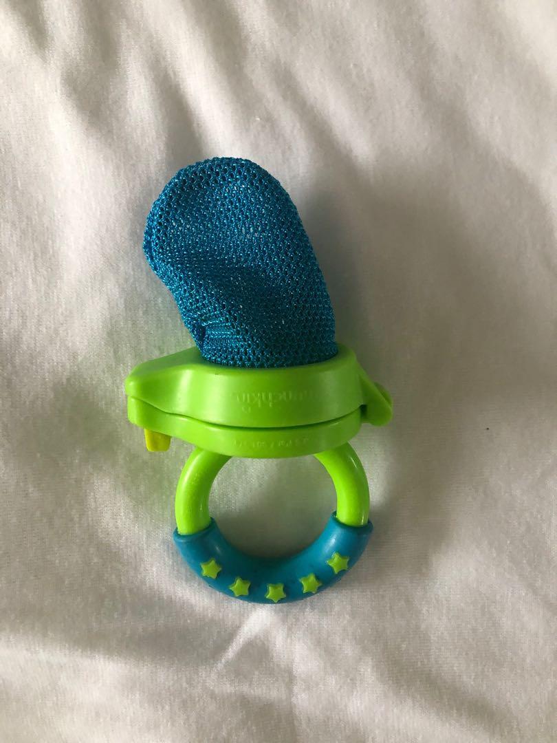 baby teether fruit feeding (Category: Weaning & Toddler Feeding) located in Manila. Submitted by earlybrd (Listing ID 1040187614, Image 2). Description: .