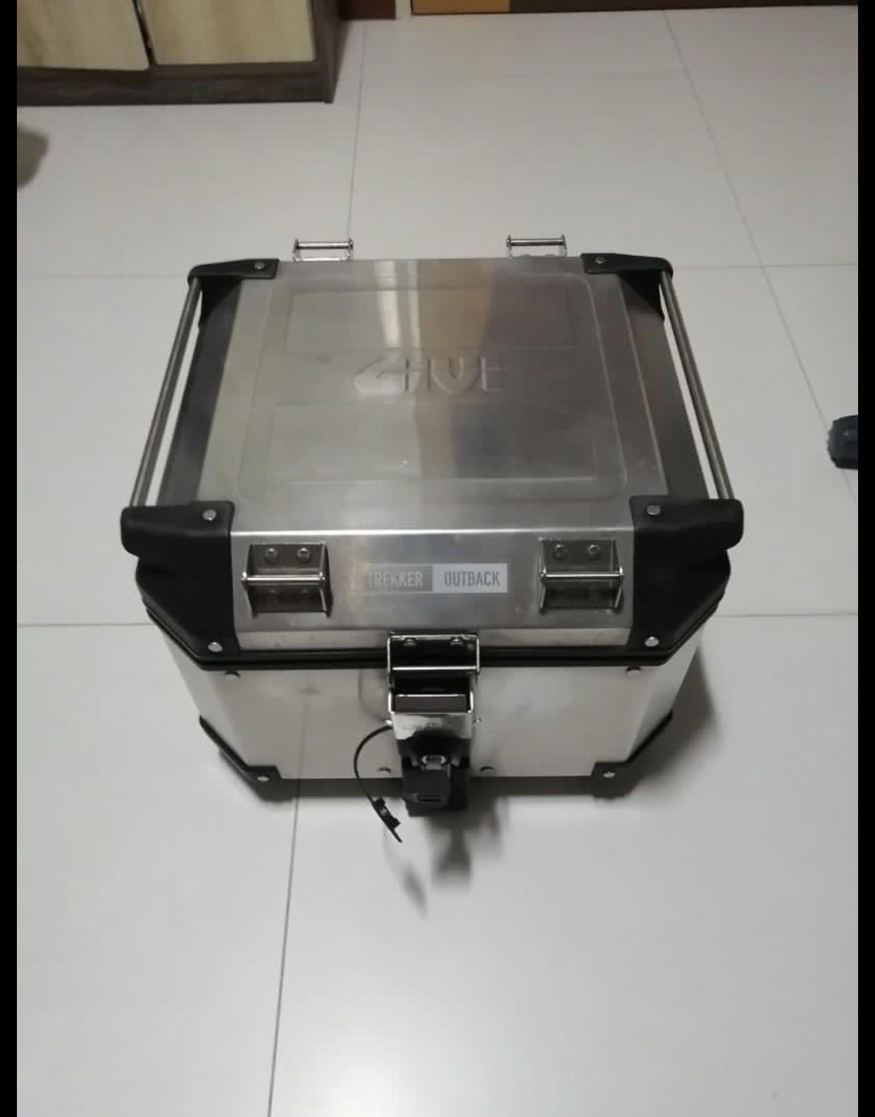 givi aluminum top box