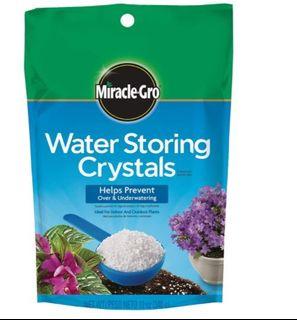Miracle-Gro Water Storing Crystals For Indoor Outdoor Plants 340 Grams 12 Oz