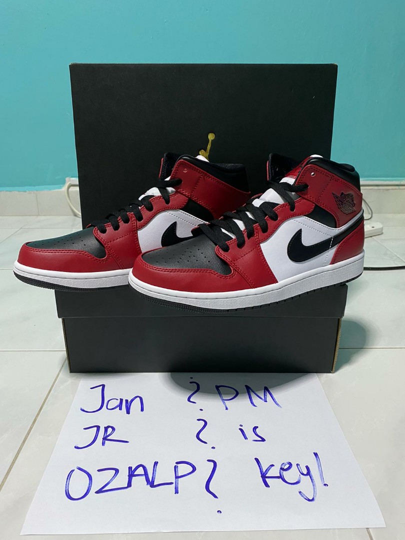aj1 mid black toe