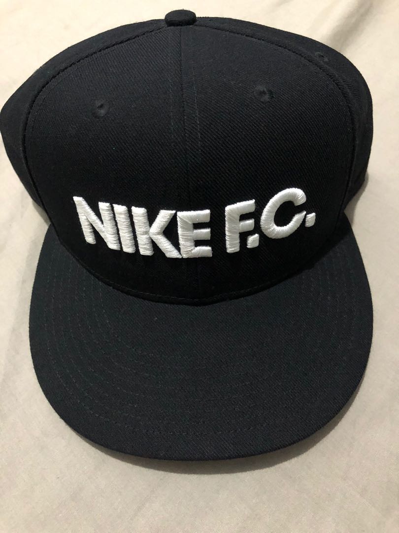 genetisch Trouw bank Nike fc snapback cap, Men's Fashion, Watches & Accessories, Caps & Hats on  Carousell