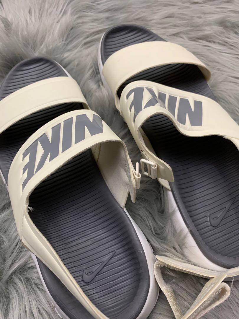 Nike tanjun cheap sandals beige