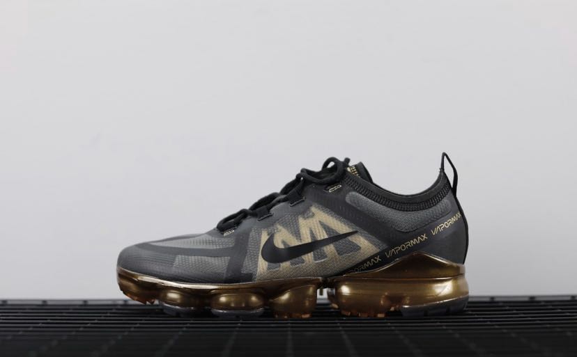 nike vapormax 2019 gold and black