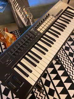 Novation Launchkey 49 MK2 w/ Onstage Keyboard Stand and Original Cable and Box