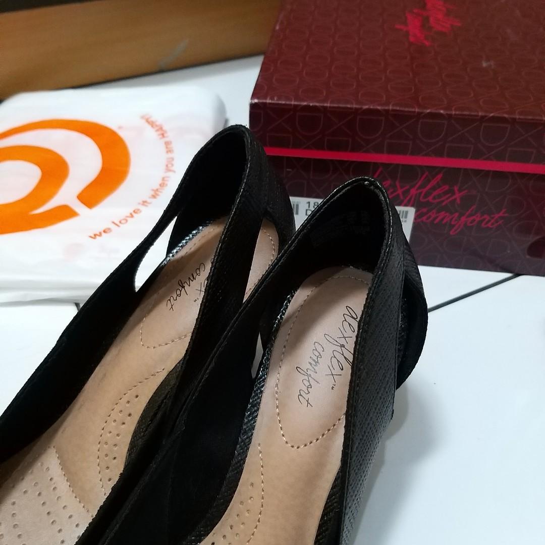 REPRICE Payless Dexflex Comfort Shoes Fesyen Wanita Sepatu di Carousell