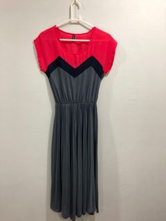(Category: ) located in . Submitted by closet.essential (Listing ID 1040191585, Image 1). Description: .