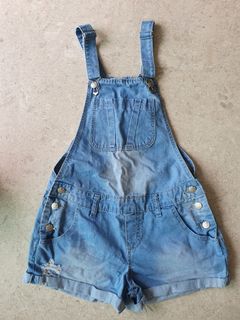 (Category: ) located in . Submitted by iu2020 (Listing ID 1040162839, Image 1). Description: .