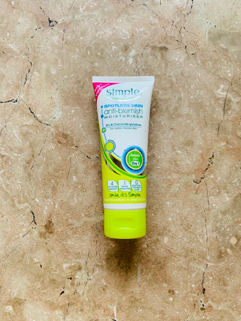 simple spotless skin moisturiser