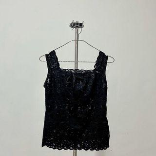 Tank top renda hitam