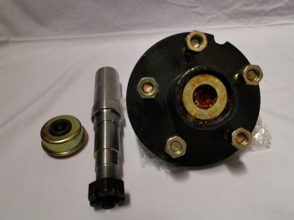 Trailer hub and spindle, Sports Equipment, Other Sports Equipment and
