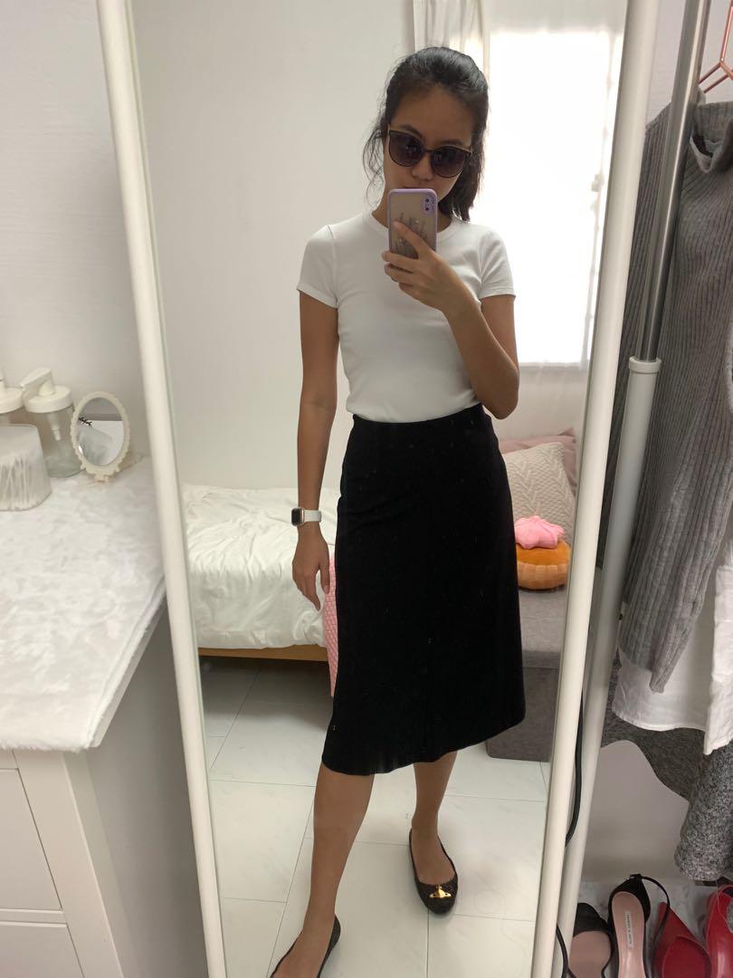 Uniqlo black office skirt Women s Fashion Bottoms Skirts on