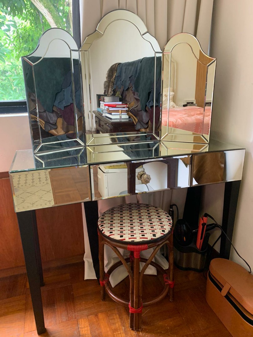 Vanity Table No Tri Fold Mirror