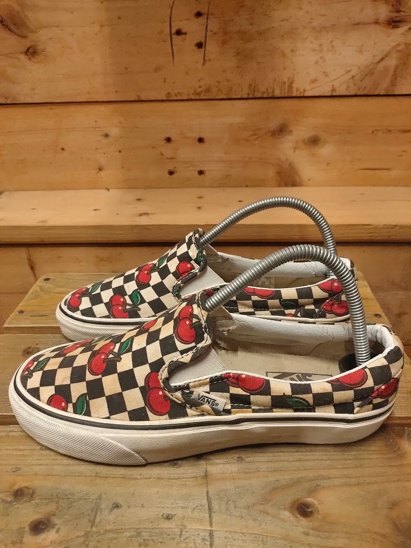 Checkerboard vans with cherries store
