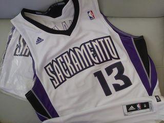 100% New without tag Adidas Swingman Sacramento Kings Tyreke Evans 2011-2013 Season Home Jersey Size  M