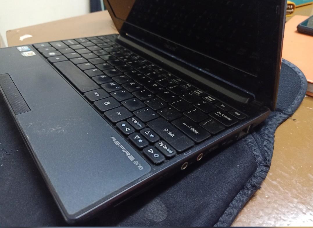 ACER - ASPIRE ONE (Category: Laptops & Notebooks) located in Valenzuela. Submitted by d.romeliza (Listing ID 1040481282, Image 3). Description: MANILA AREA ONLY SF SHOULDERED BY THE BUYER.