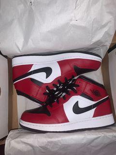 Air Jordan 1 Mid Chicago Black Toe GS