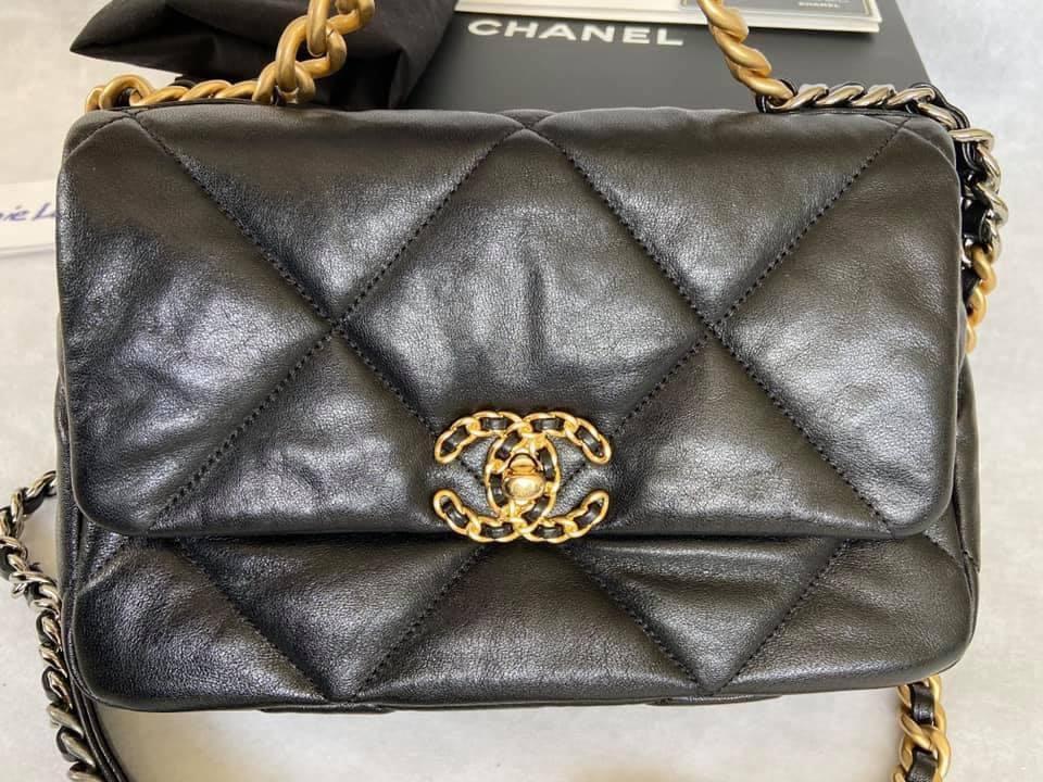 Style of Sam, Chanel 19 Bag Review