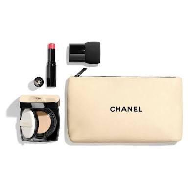 Chanel make up pouch (Category: Makeup) located in San Juan City. Submitted by mvl27 (Listing ID 1040502374, Image 2). Description: Used once then stored. Bought as part of a set. Store bought in Rustans Makati Authentic. .