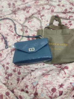 (Category: ) located in . Submitted by yihui___ (Listing ID 1040560686, Image 1). Description: .