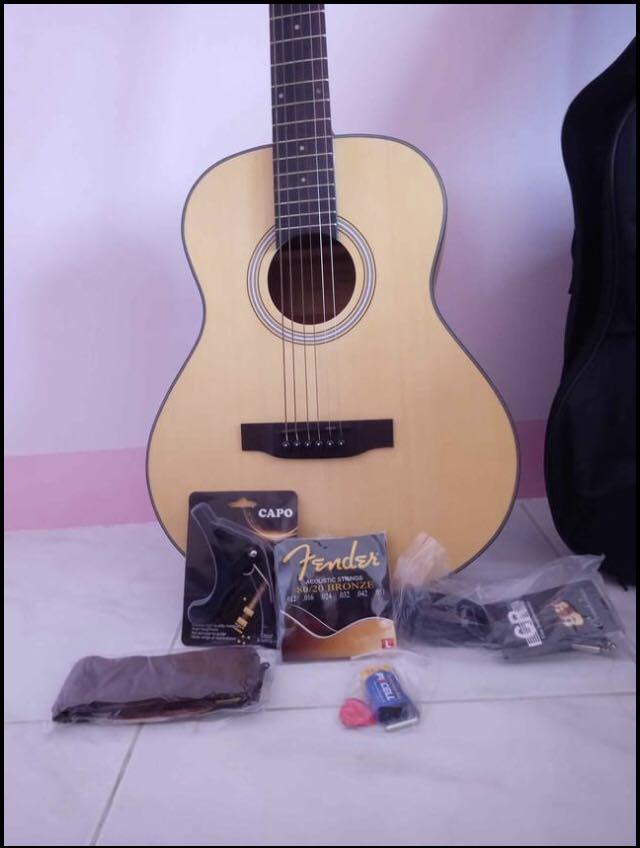 Cranberries 36 inch Acoustic Travel Guitar with Pick Up and Truss Rod, Hobbies & Toys, Music