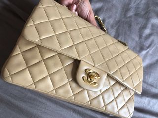 (Category: ) located in . Submitted by luluxury (Listing ID 1039260230, Image 1). Description: .