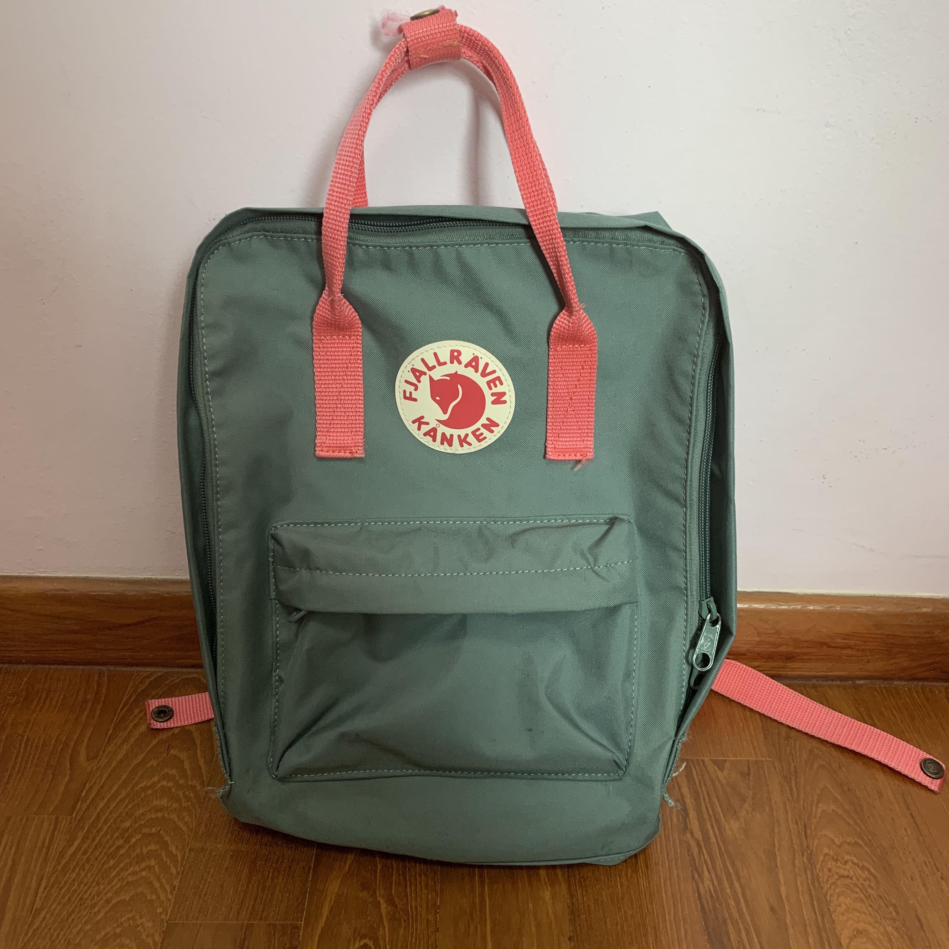 Verwarren specificatie Messing Kanken Fjallraven Classic Forest Green/ Peach Pink, Women's Fashion, Bags &  Wallets, Backpacks on Carousell