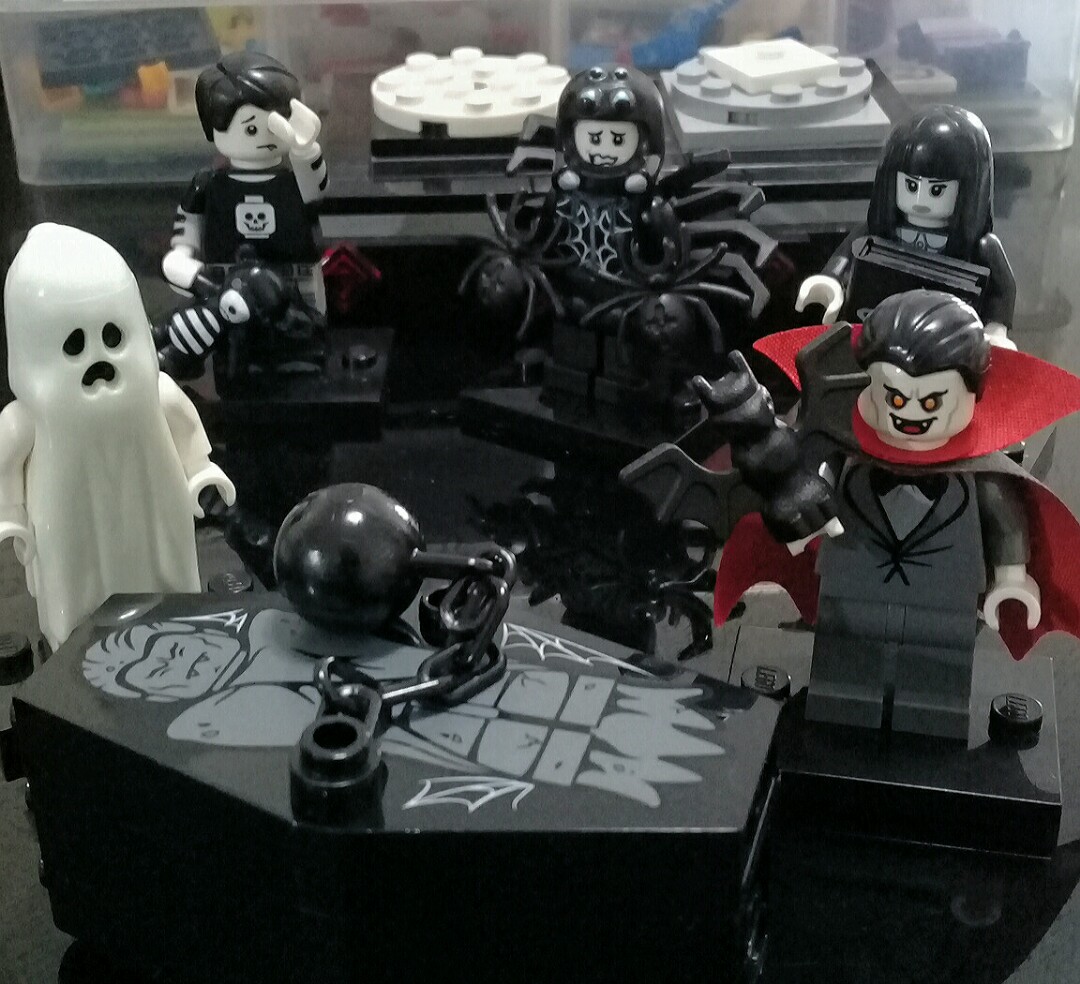 Lego on sale minifigures halloween