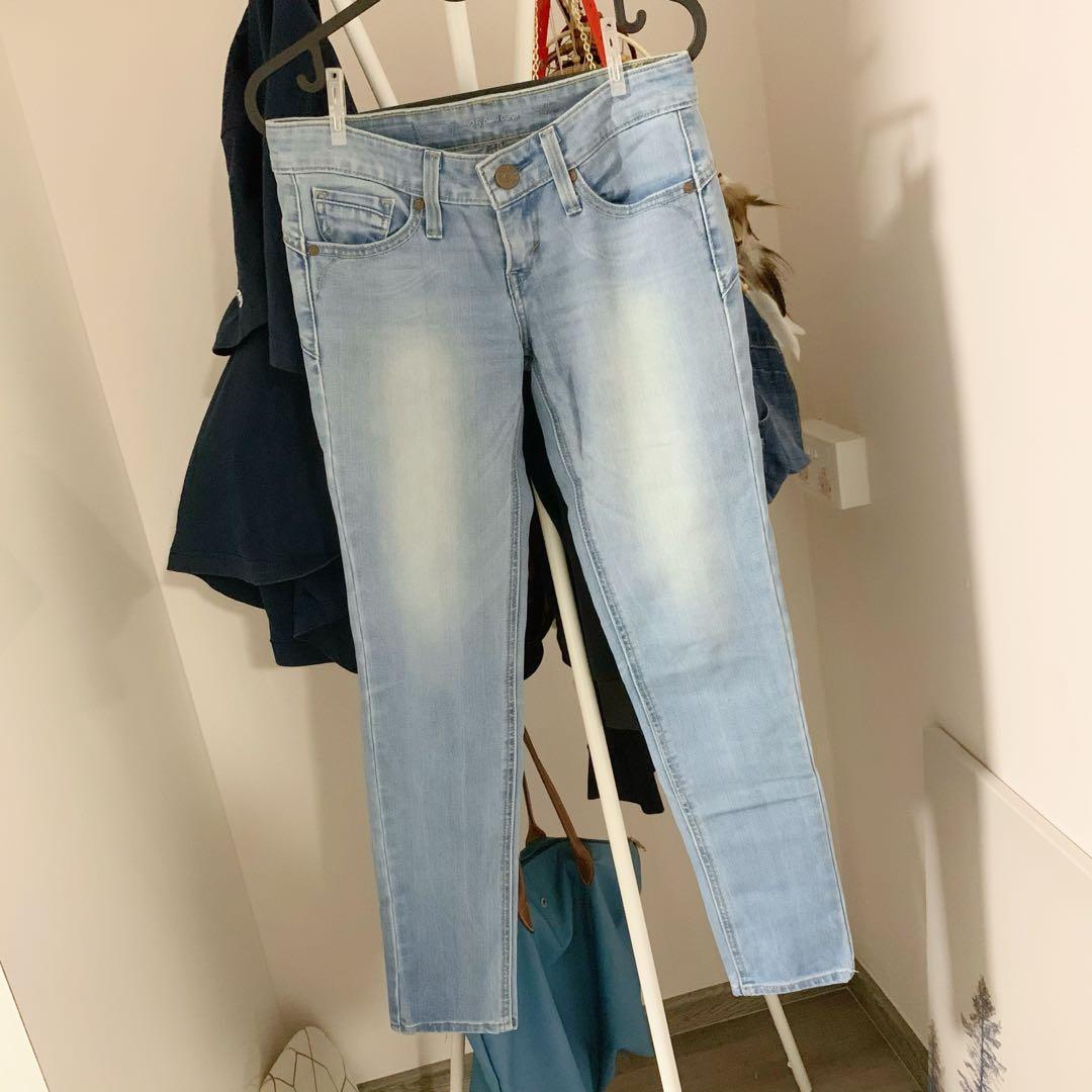 levis low rise skinny