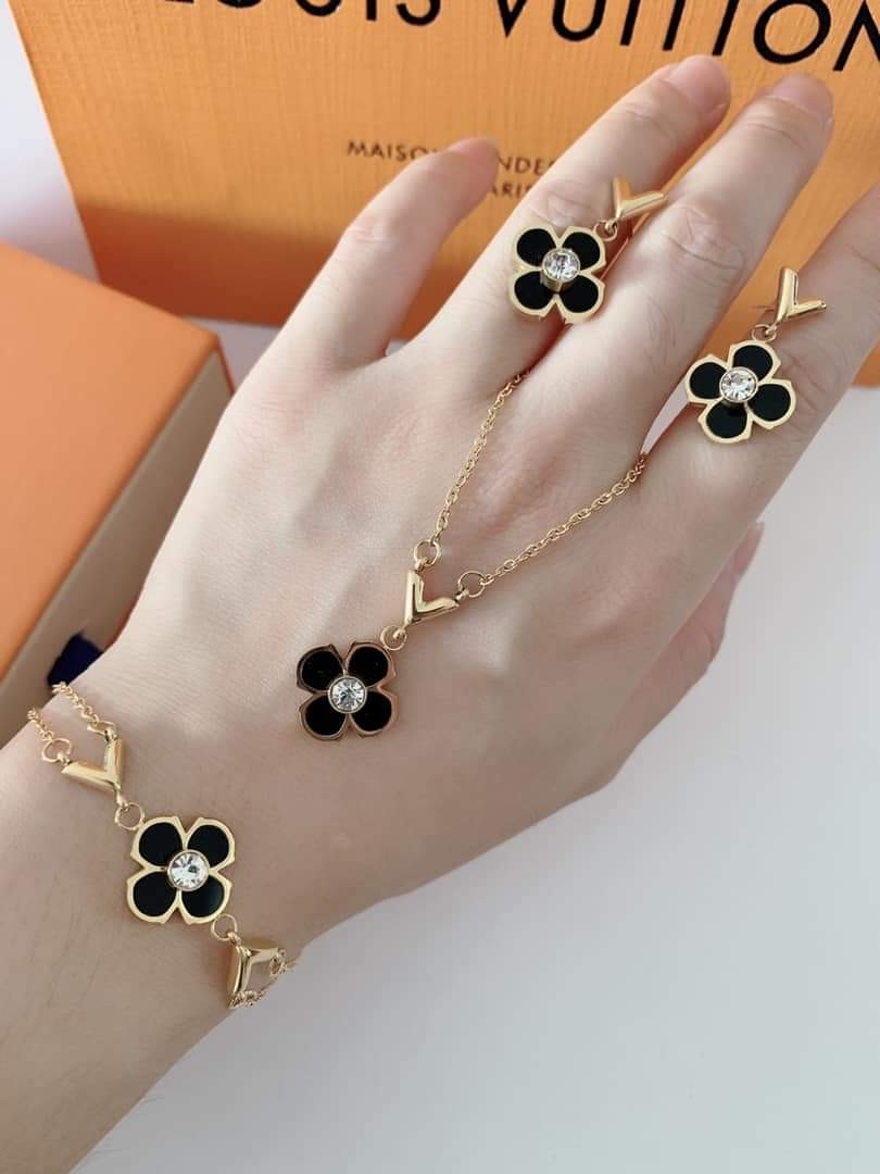 Lv jewelry clearance