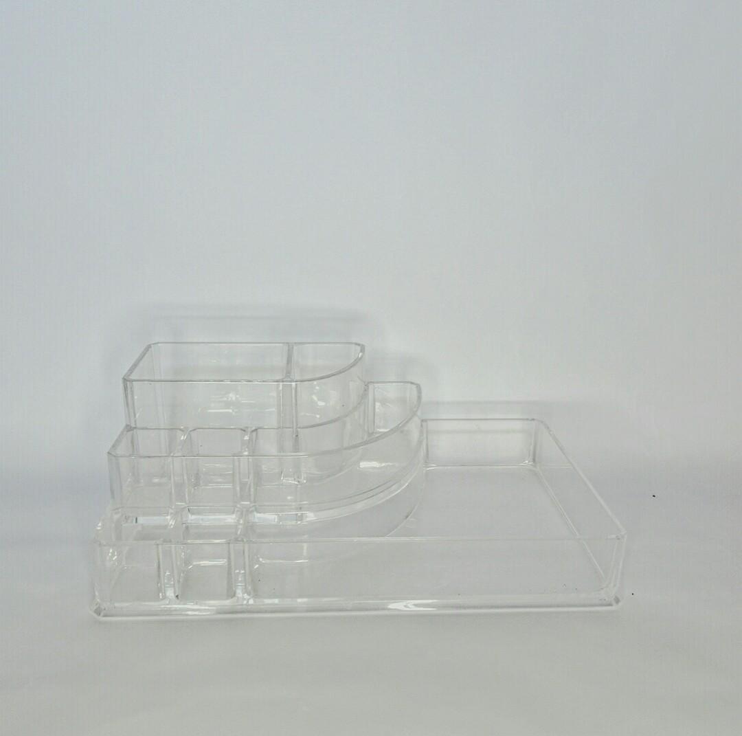 Large Acrylic Organizer (Category: Storage Boxes & Baskets) located in Cavite. Submitted by archievienne.vtg (Listing ID 1040516994, Image 1). Description: Mini Acrylic Organizer 6 Lipstick Slots No cracks, with minor scratches (signs of usage).