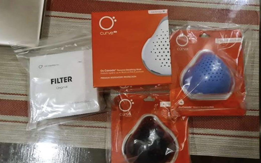 O2 curve mask (Category: Face Care) located in Paranaque City. Submitted by pafg415 (Listing ID 1040538072, Image 1). Description: Ready and on hand 100% authentic O2 curve mask sealed with 1 white shell and extra (blue or black) shell and 14 filters for only 7k..