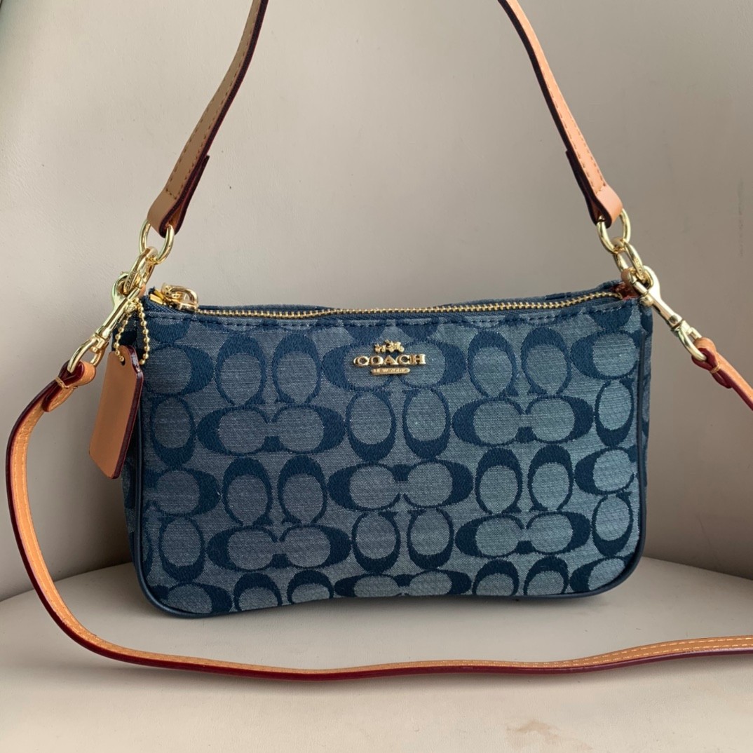 coach sling purse