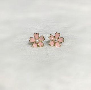 Pink flower Ear stud