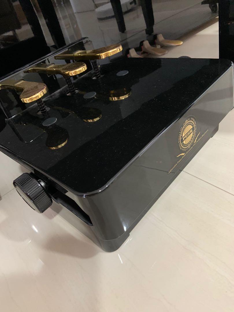 Punk piano pedal clearance extender