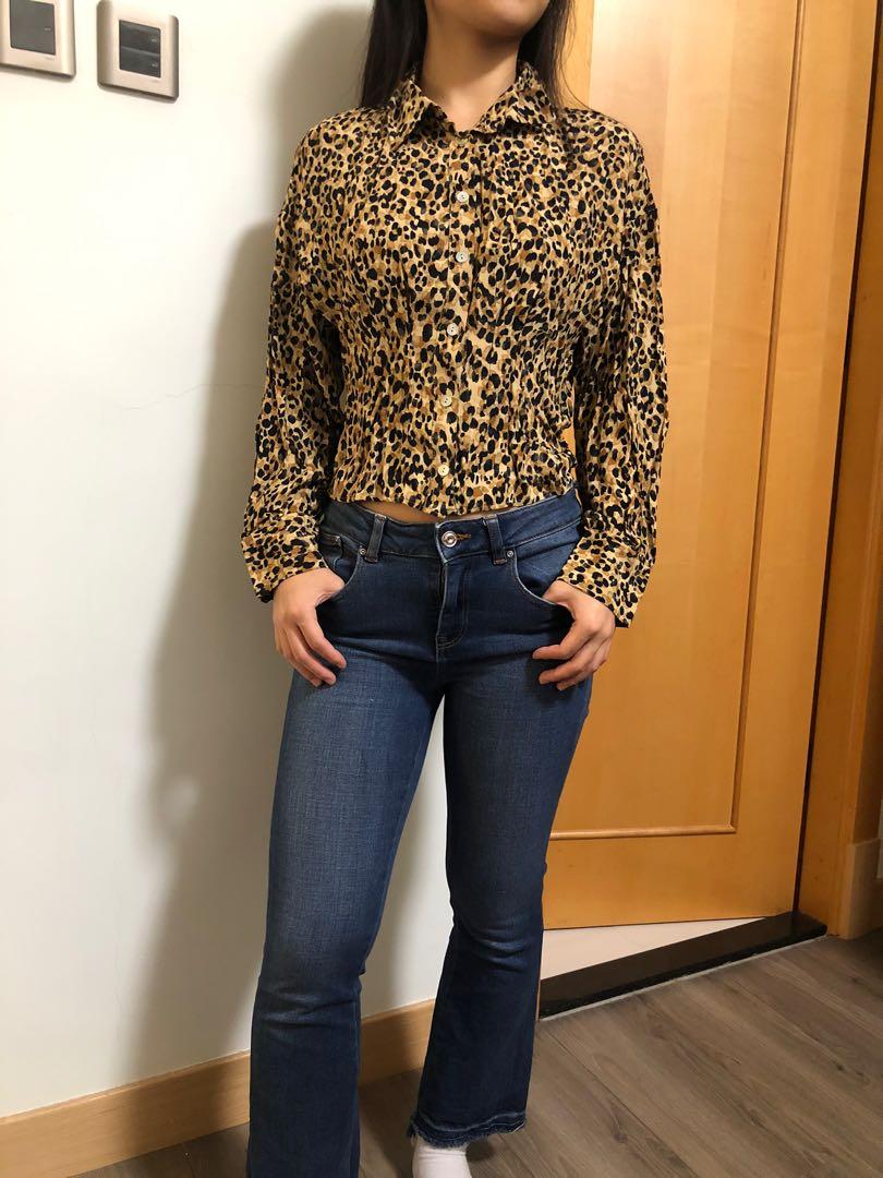 ZARA Leopard Print Top （分類：襯衫）位於 Hong Kong。 由 pullsandpearls 提交（商品編號 1040434708，圖片 1）。簡介： 。