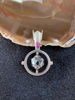 (Category: ) located in . Submitted by huangsjadeiteandjewelry (Listing ID 1045998849, Image 1). Description: .