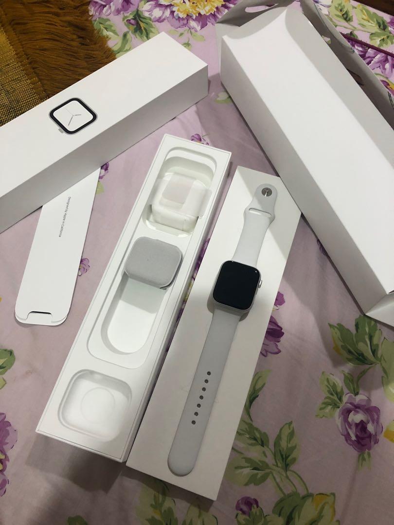 Price Reduce Apple Watch Series 4 44mm Silver Men S Fashion Watches On Carousell
