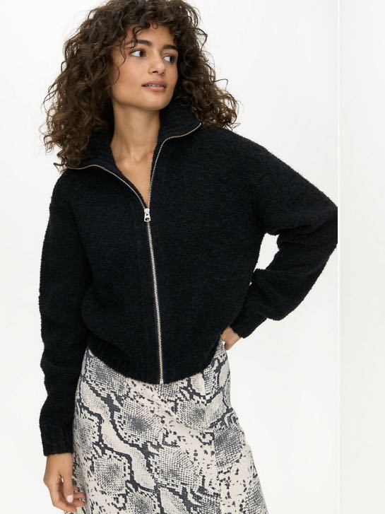 Aritzia marilyn sweater clearance