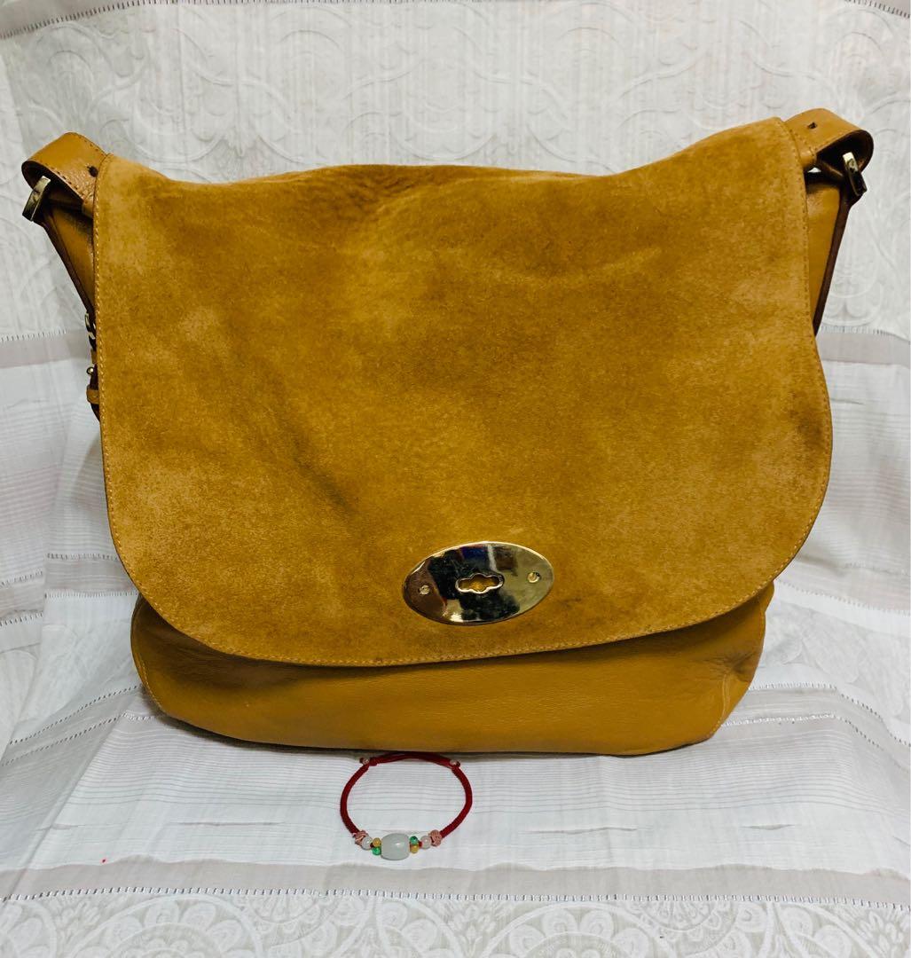 Authentic Mulberry Postman’s Hobo bag (Category: Luxury Bags & Wallets) located in Manila. Submitted by authentic.holdalls_88 (Listing ID 1046044330, Image 3). Description: 💯% authentic and In very good condition .