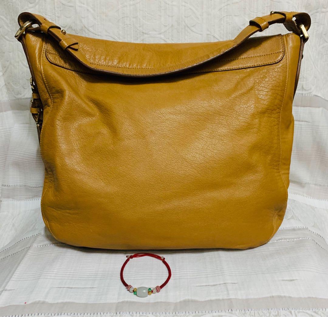 Authentic Mulberry Postman’s Hobo bag (Category: Luxury Bags & Wallets) located in Manila. Submitted by authentic.holdalls_88 (Listing ID 1046044330, Image 2). Description: 💯% authentic and In very good condition .