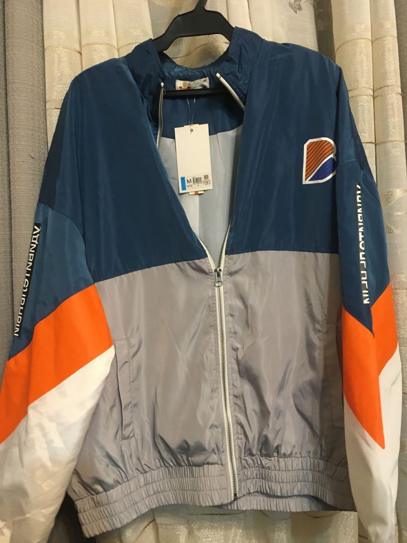 bench windbreaker