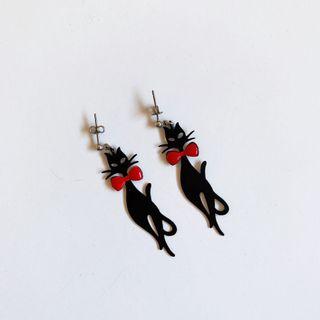 Black cat stud earrings