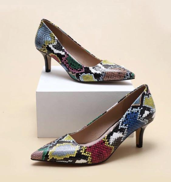 BNIB Snake skin print stilettos court 