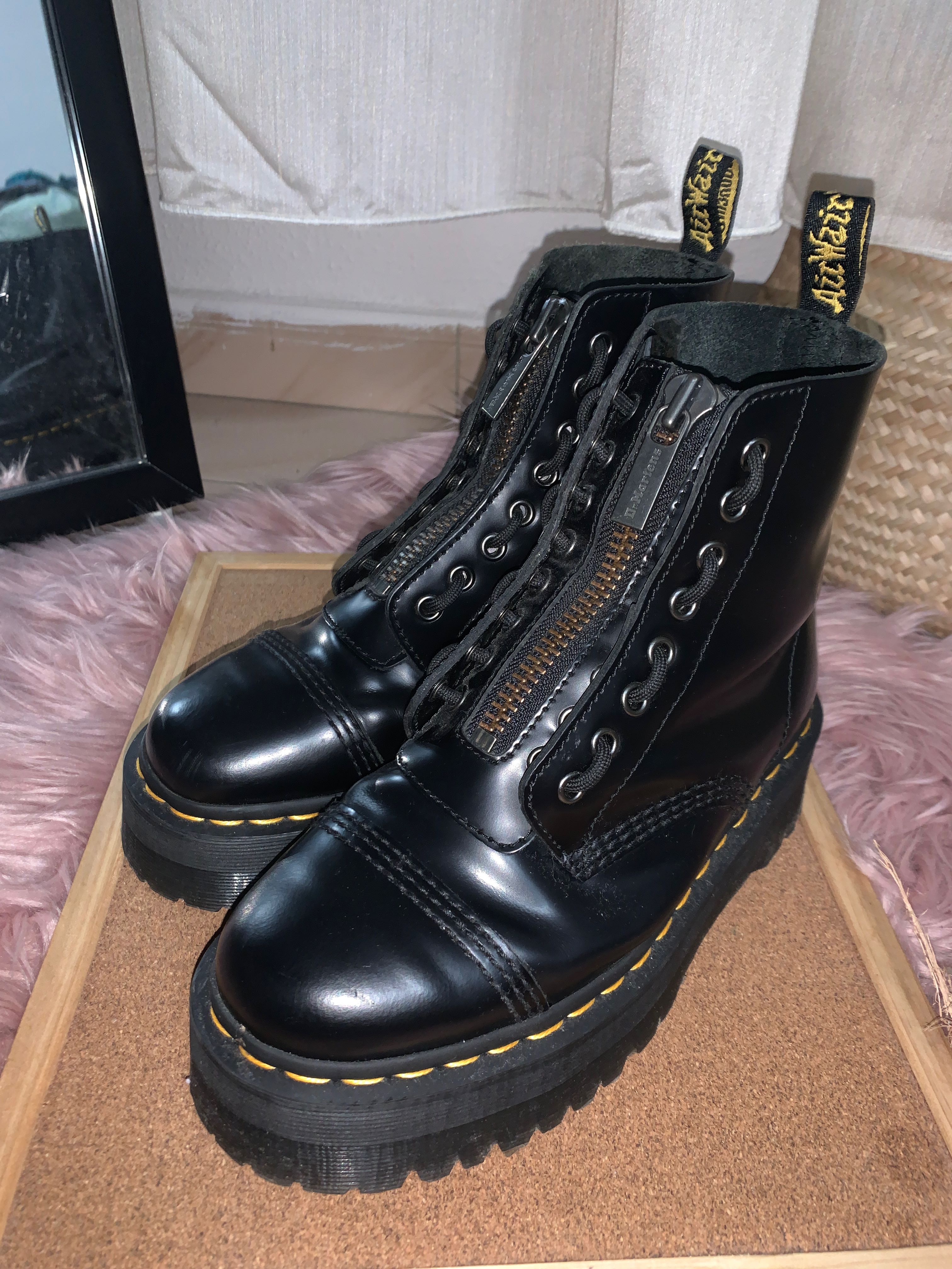 Dr Martens Sinclair boot Women s Fashion Footwear Boots on