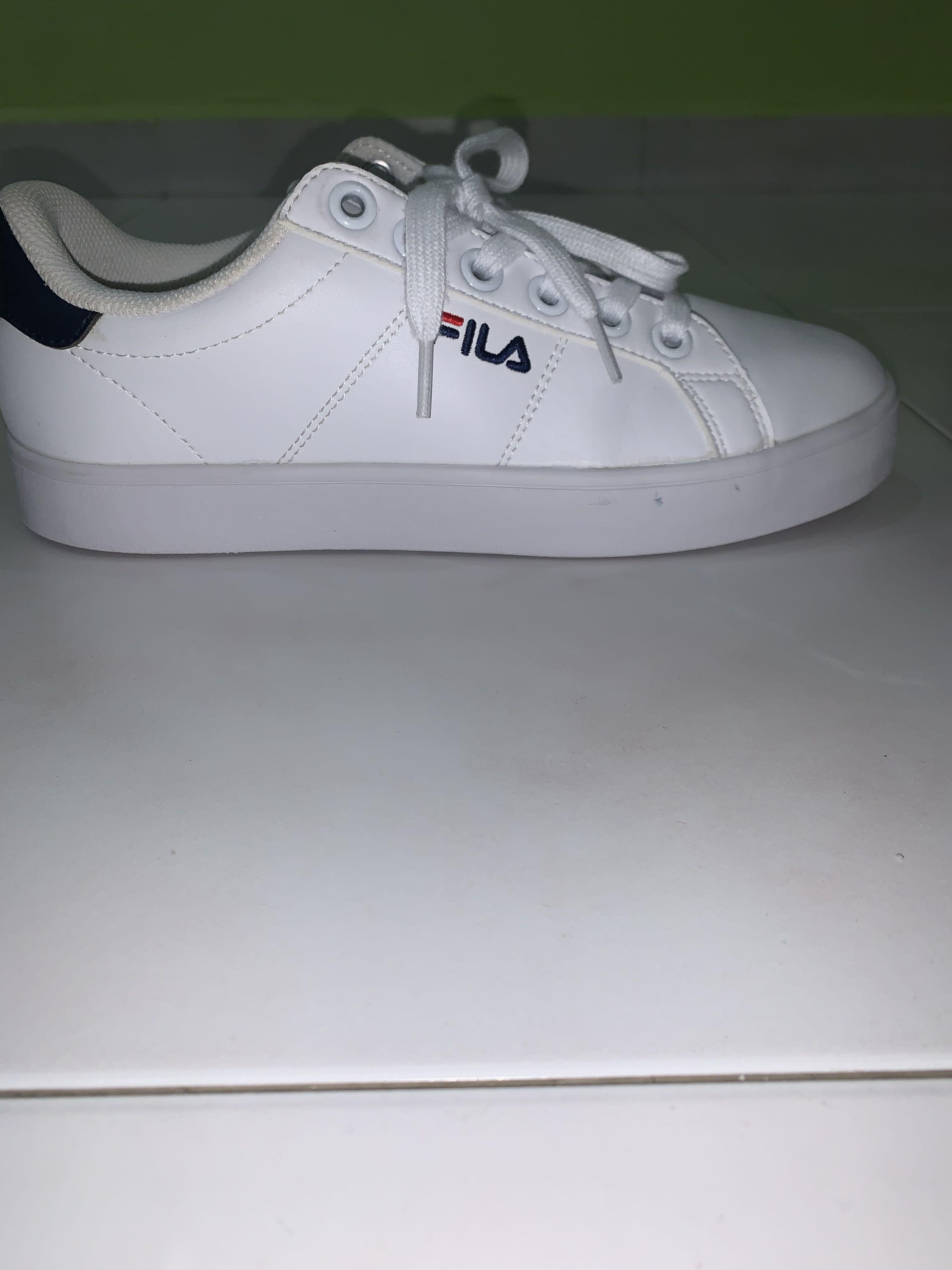 fila unisex court deluxe navy blue white Women s Fashion Footwear Sneakers on Carousell