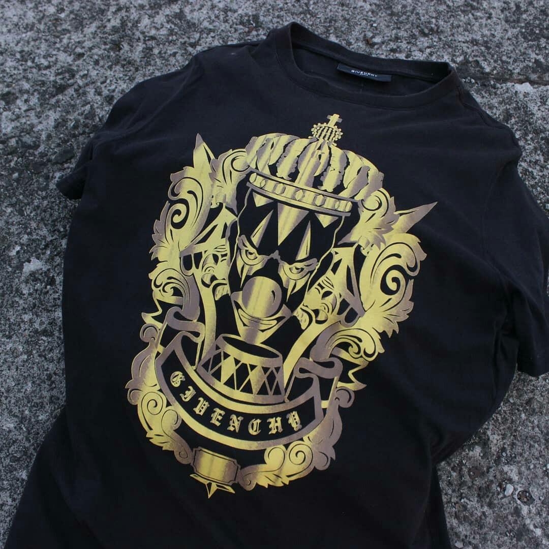 Givenchy Gold Black T-Shirt, Fesyen 