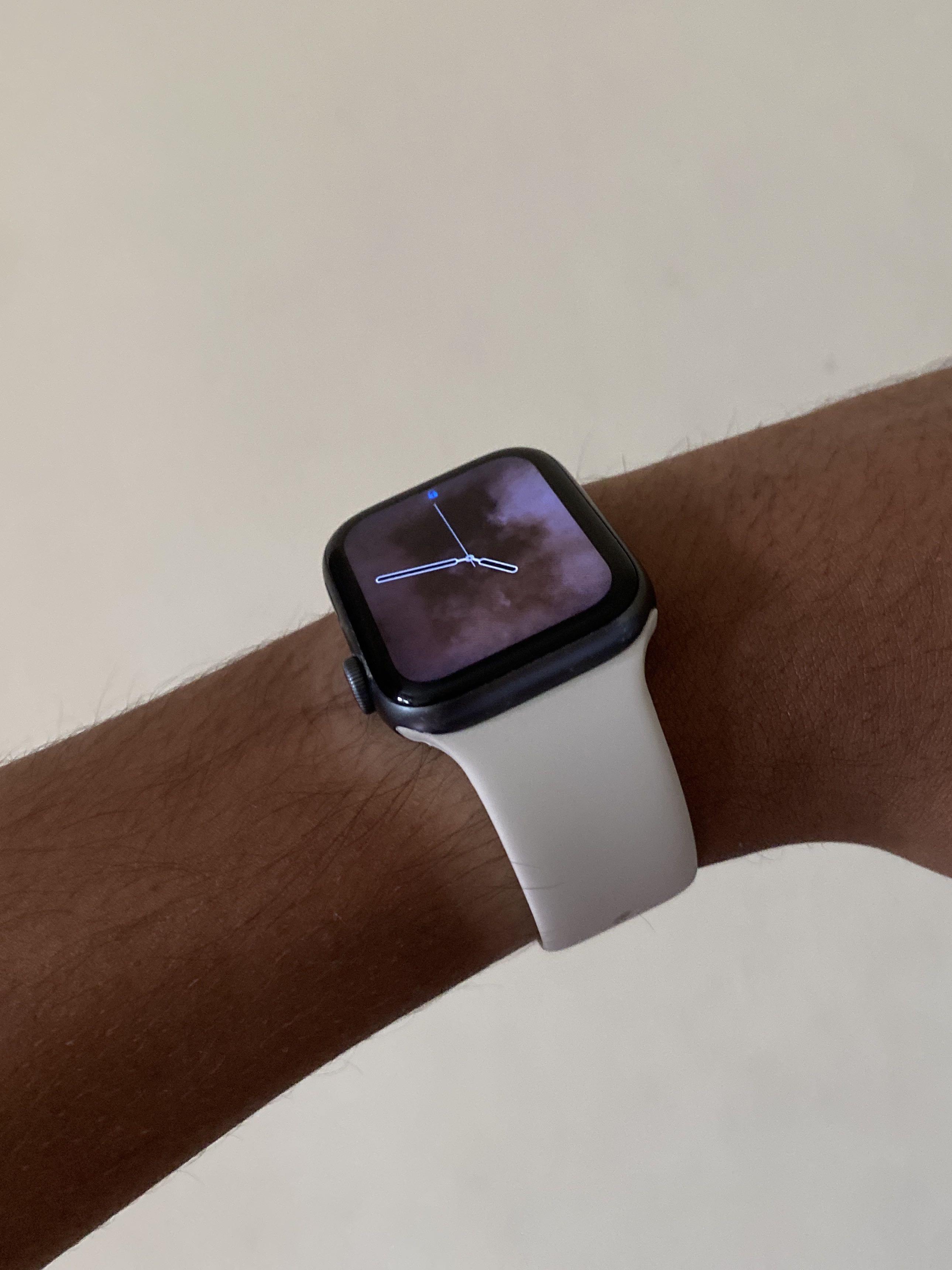 White band black best sale apple watch